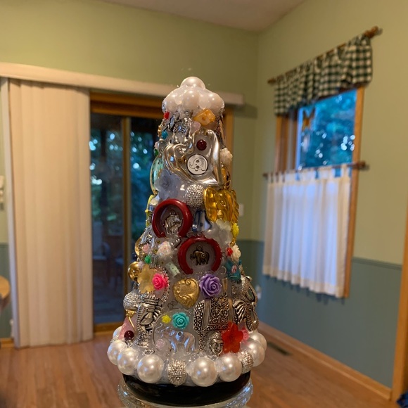 ELEPHANT LOVE Junkdrawer Tree Handmade Decoration - Picture 13 of 16